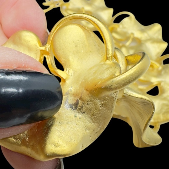 Vintage Chunky Gold Tone Lily Pad/Lotus Leaf Statement Necklace - Picture 10 of 10